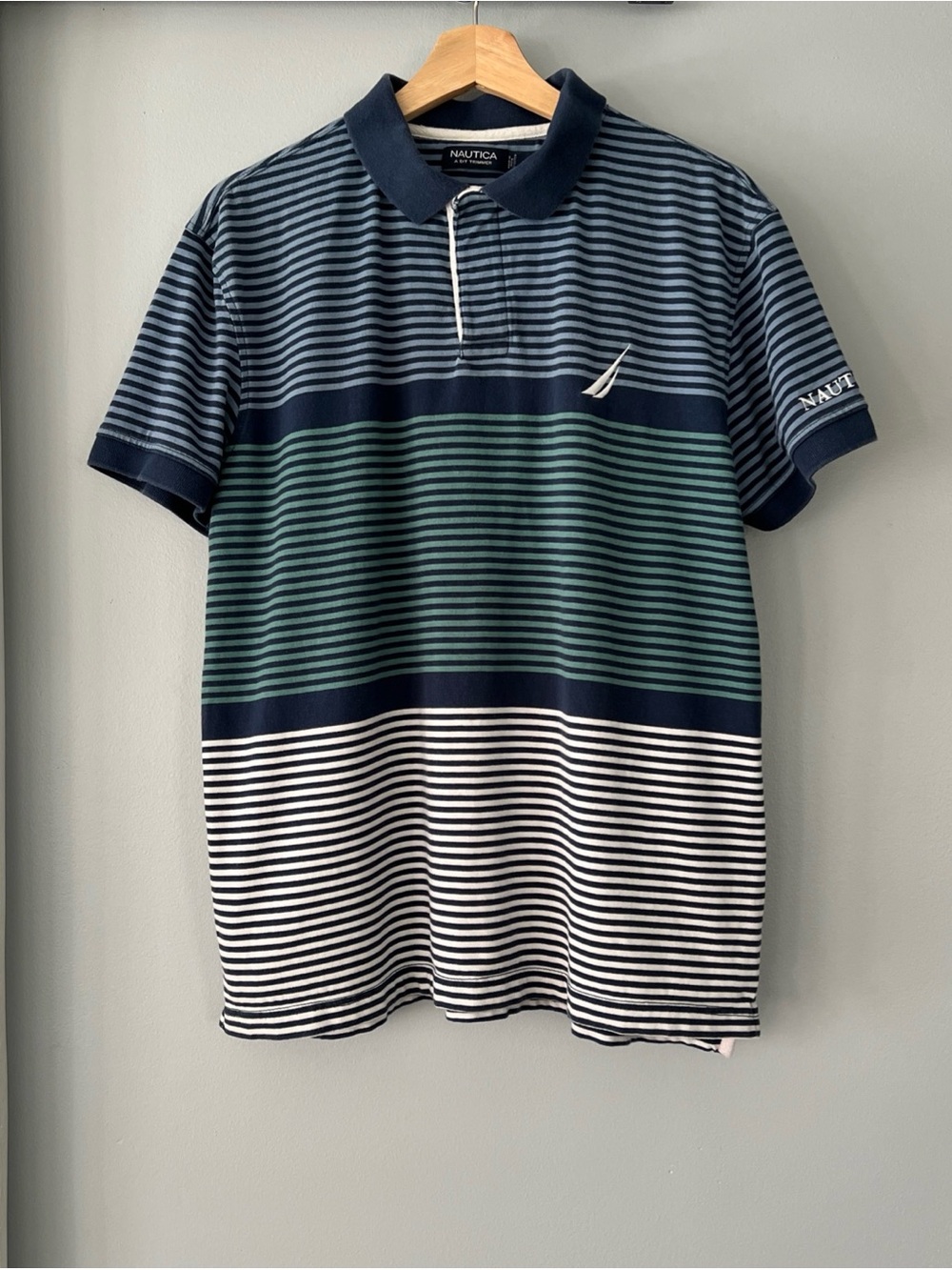 Nautica A Bit Trimmer Men’s Large White Blue Green Striped Colorblock Polo Shirt